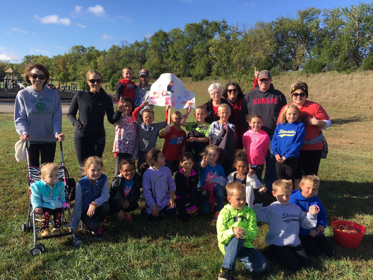 StarsideMarney's tweet photo. We had a great time at the walk a thon thanks to everyone who came and walked with us. #secomets https://t.co/gEd40vSY1k