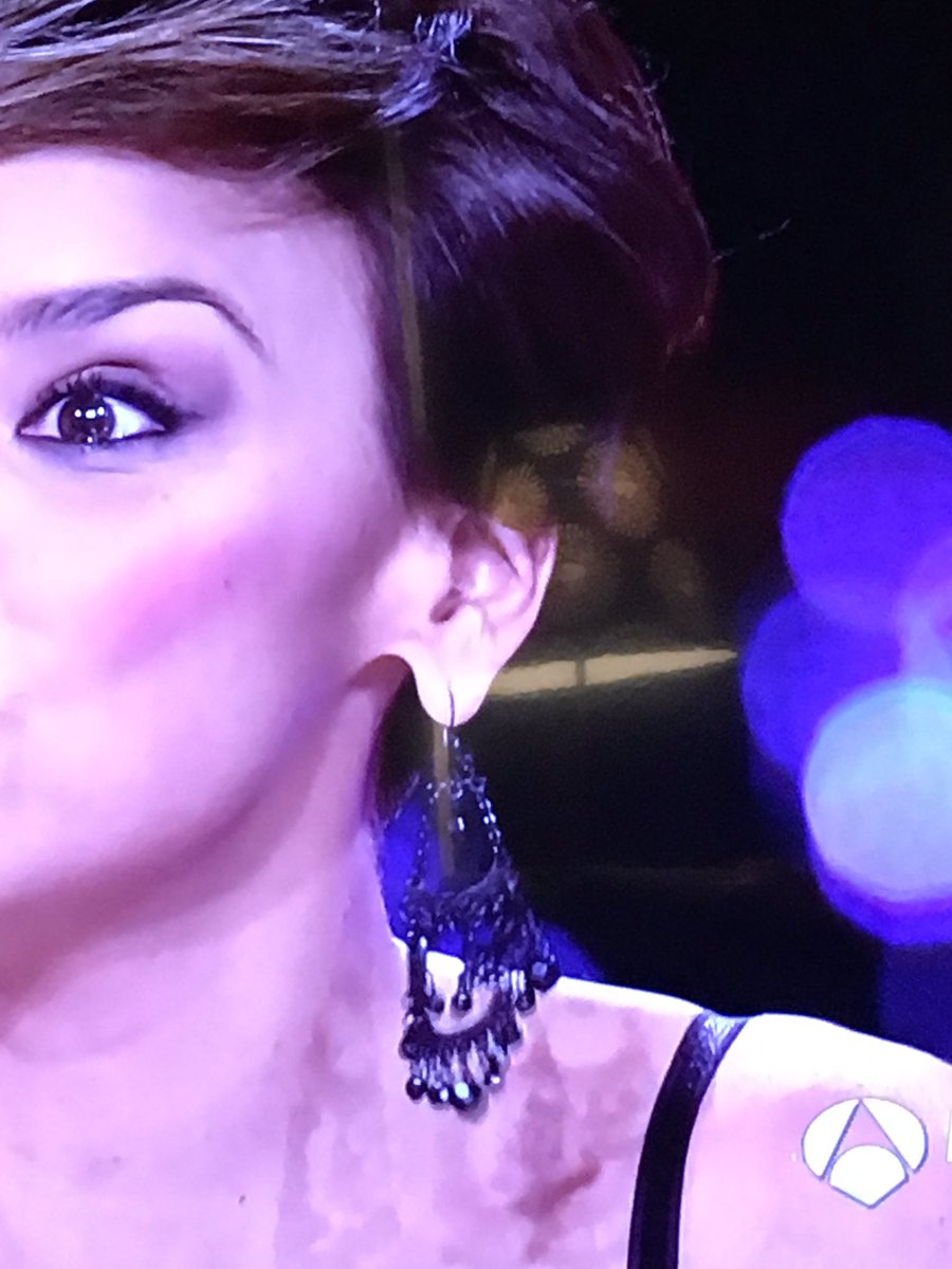 arantxaromerom's tweet image. Las orejas de Chenoa corren peligro!  Al final de la noche le llegaran a los tobillos? #TCMS