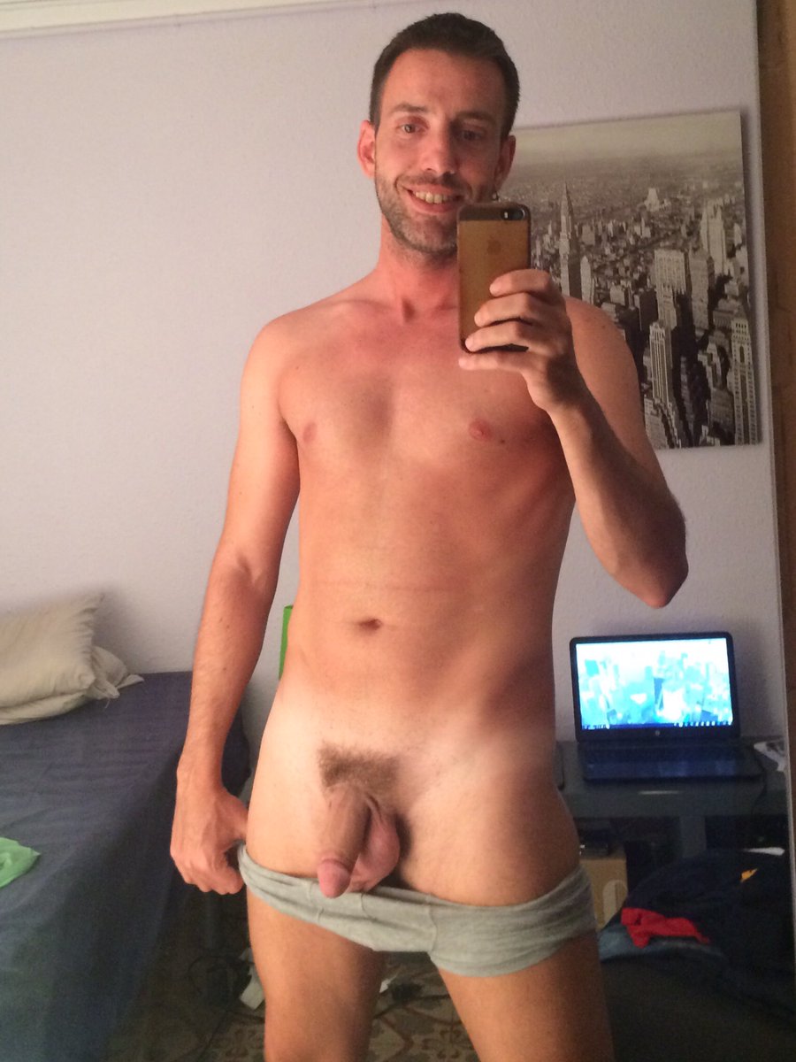 LoveNudeSelfies's tweet photo. Neat idea! A sequence of #MirrorMeat #NudeSelfies from @danny_drexler https://t.co/0My1xSoNd3