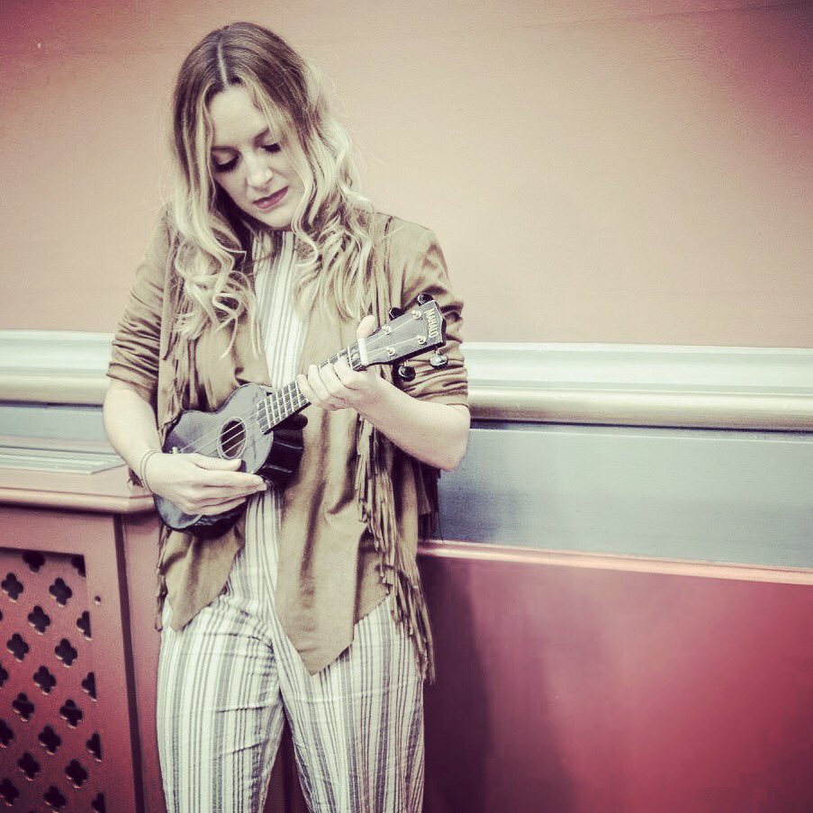 Follow Lady Laa Laa on Instagram instagram.com/ladylaa.laa/ #weddingvibes #weddingsong 💑👩‍❤️‍👩👨‍❤️‍👨