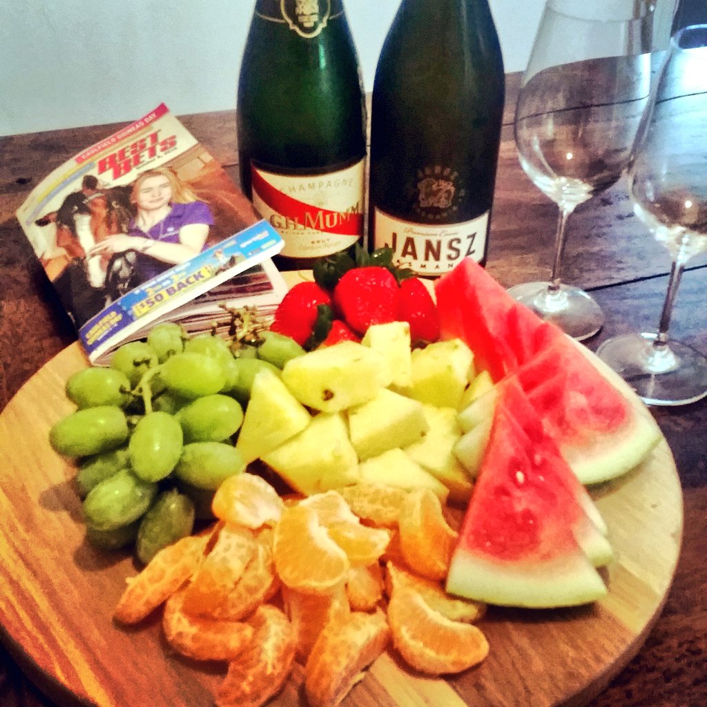 Girl_GoesRacing's tweet photo. I've raced a little too keenly this morning. All set to go but the guests don't arrive for another hour...#MoreStudy 🏇🏇🏇 https://t.co/xQthre5EKD