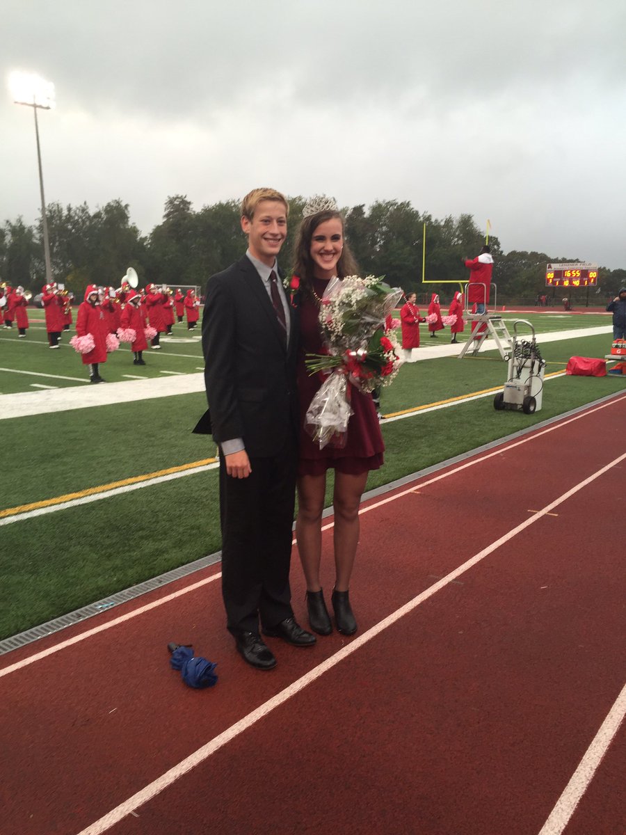 Congrats to @Avonworthschool Homecoming Queen! @AvonworthHigh