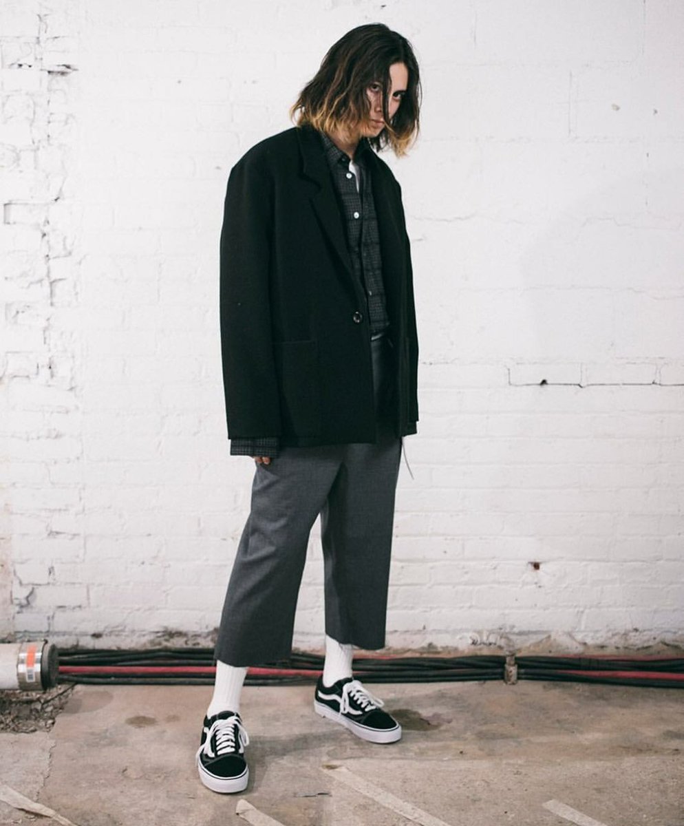twistedsvnity's tweet photo. This is the fashion I'm moving more to this winter. I'm getting more into the minimalistic type fashion. #winterfashion2016 https://t.co/WNIpyl3Pqq