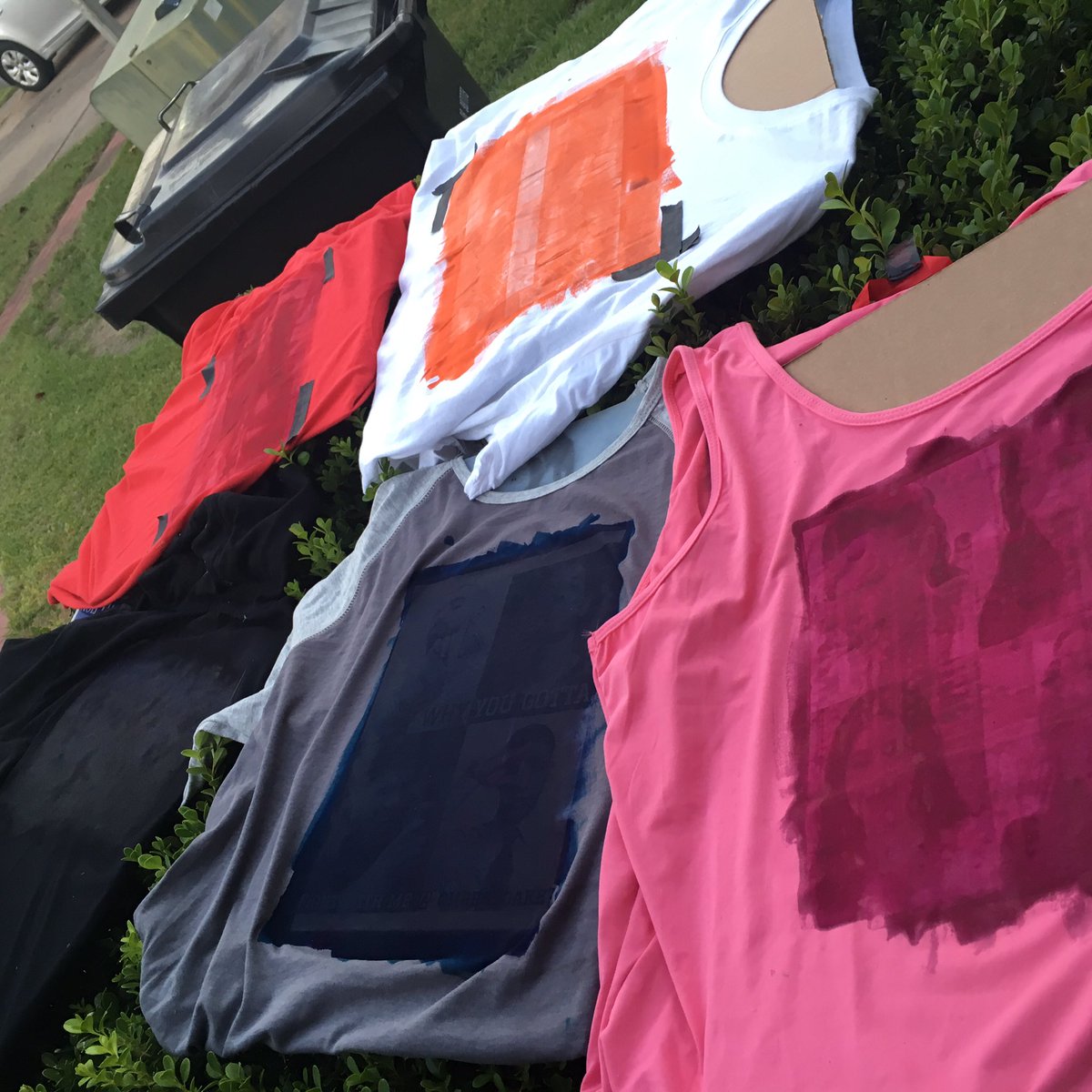 mslowpaz's tweet image. We tried the #jacquardsolarfast and failed :( #solarfast #beautifuloops #fridayartnight #jacquardsolarfast #solarprinting #fail #sad