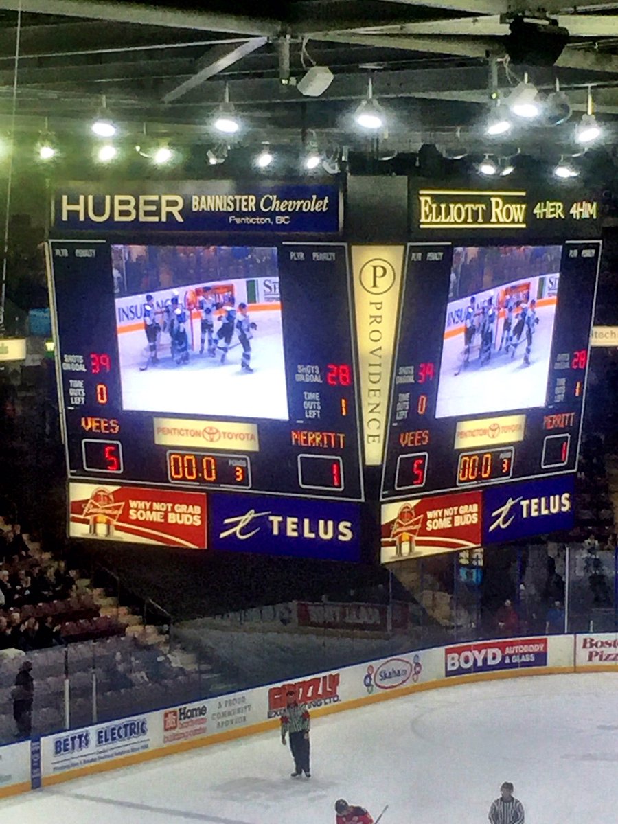 PentictonVees's tweet photo. Vees take this one 5-1 over the @BCHLCentennials at the SOEC. @matrobson1 makes 27 saves for his league leading 7th win! #Veepower https://t.co/hCKJ0ZXvGj