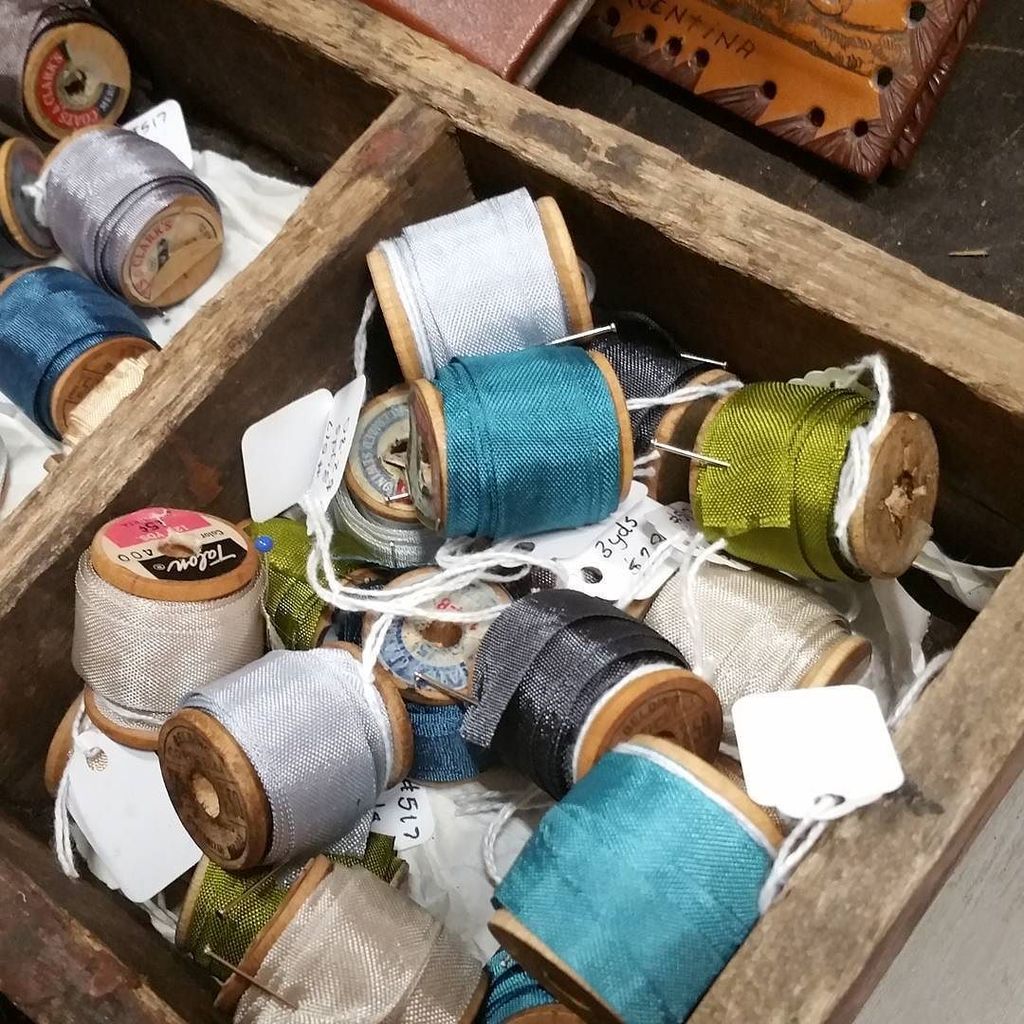 JenCushman's tweet photo. Inspiration Friday. The textures, the colors, and the angle: it all makes for a lovely little still life. #fridayin… https://t.co/3Ux6OqobaR