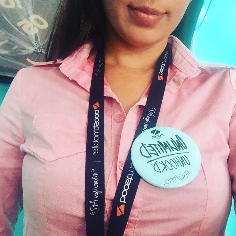 On Fridays we wear pink #BreastCancerAwarenessMonth #jetwirelessgrp 💁🏻🌂👛💋👚👙🌸💒💕💗💖💘💝