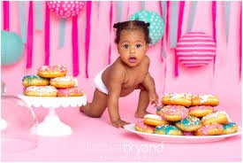 CtrlTelevision's tweet photo. You can have a baby and a doughnut!!! @MsAuntieNeen  #itsthesession #1234worldwide https://t.co/JIFqg4wLge