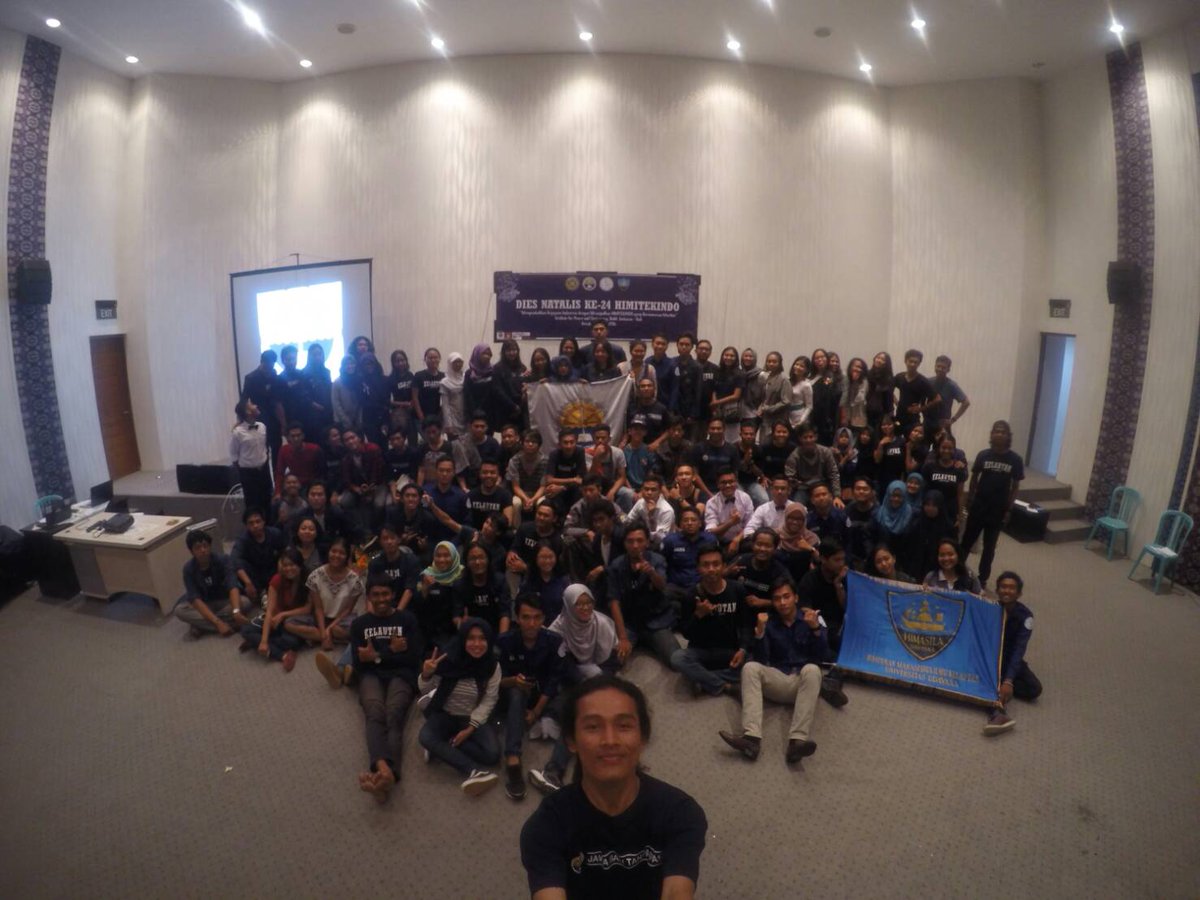 Puncak Perayaan HIMITEKINDO ke 24 yang di selenggarakan di Bali

#Jalesvevajayamahe
#Kelautan_Bergerak