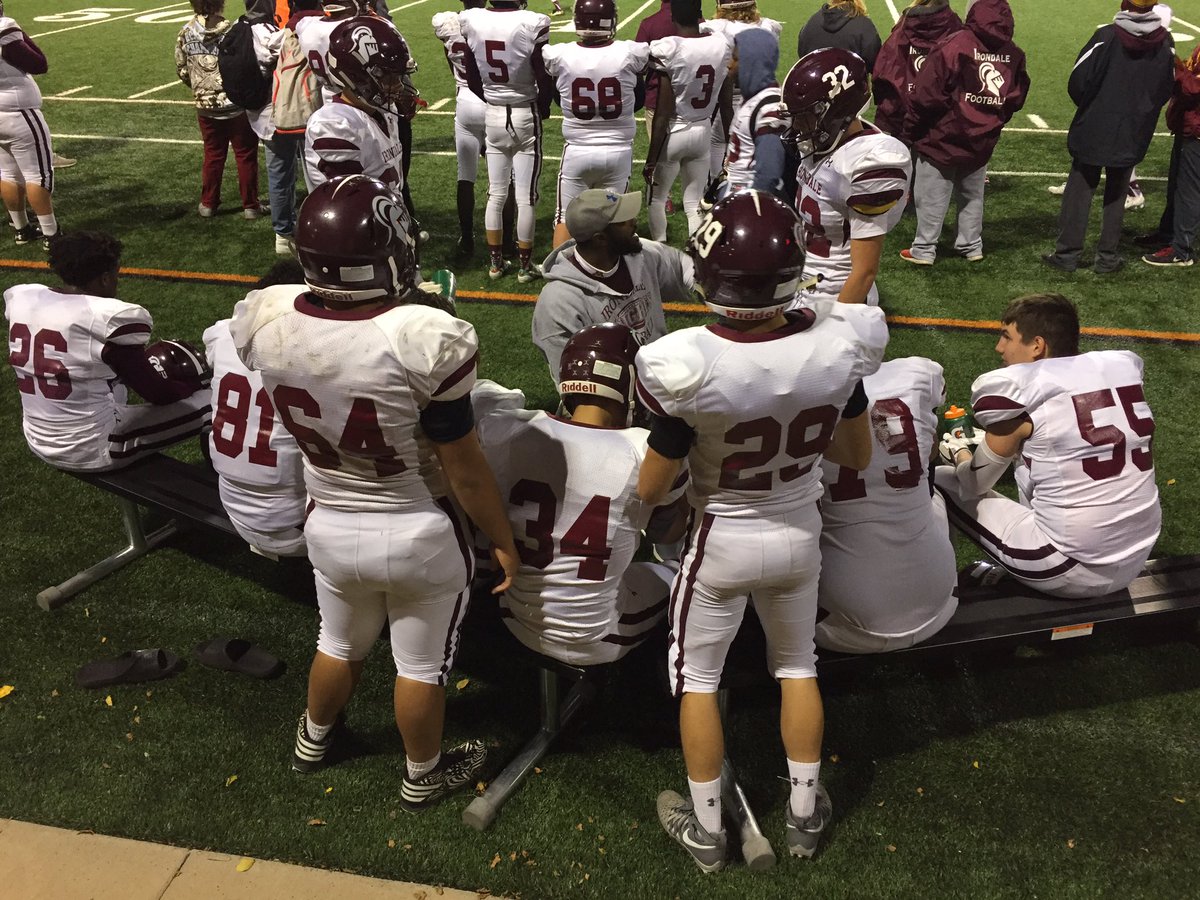 2016_17Knights's tweet photo. We ❤️ these boys!  #knightnation https://t.co/lZYFx7bjCt