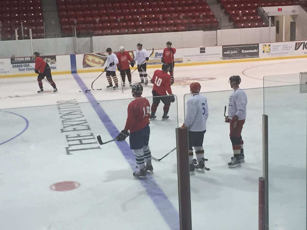 BrantfordBlast's tweet photo. Line drills at #BlastCamp. https://t.co/CpUfsiCHpA