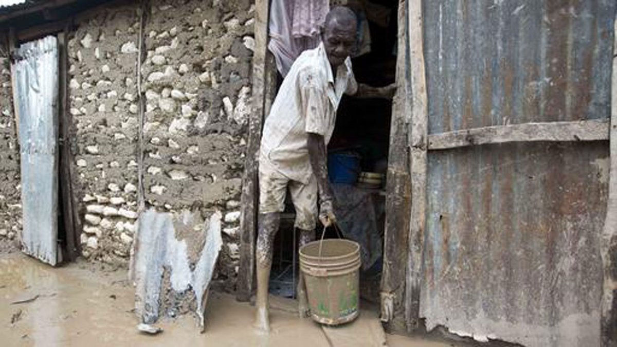 Death toll rises as Haiti digs out from Hurricane Matthew bit.ly/2dC9RK5?utm_me… https://t.co/6ABy1HoXgH