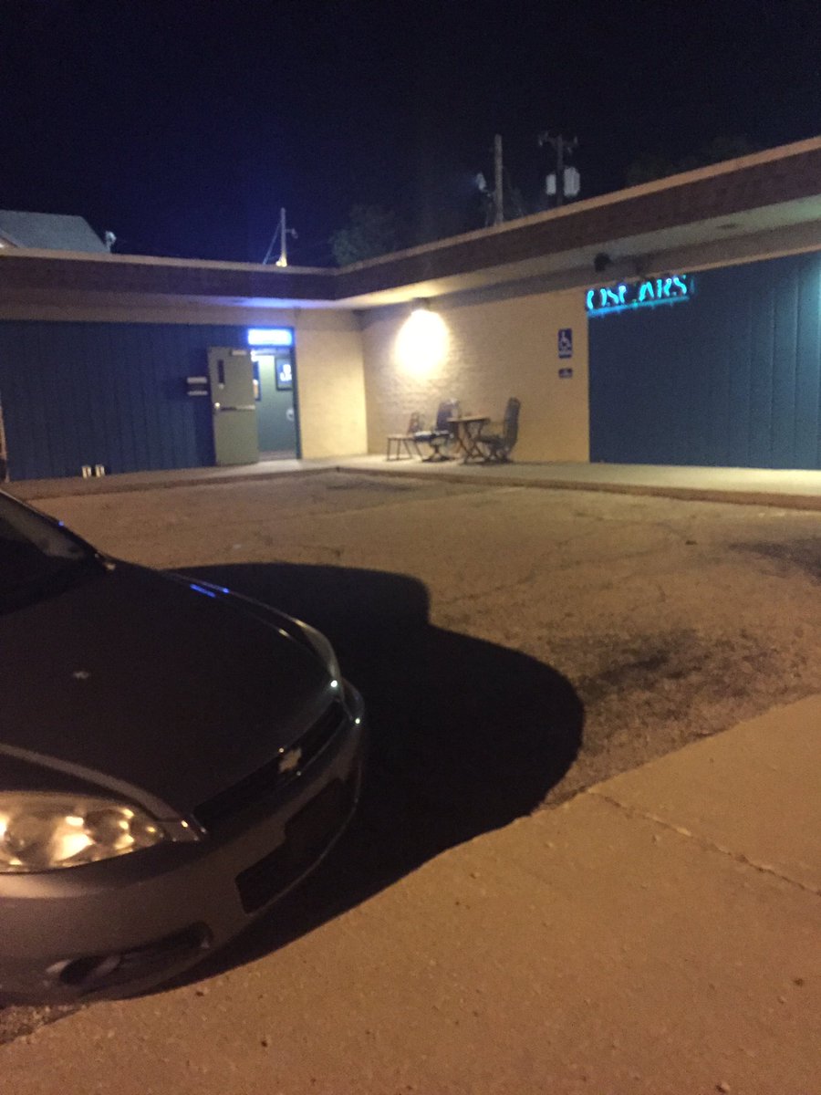 mahon33's tweet photo. Only the finest in topeka #oscarsbar with @kcmason15 https://t.co/avfb8RzZ5g