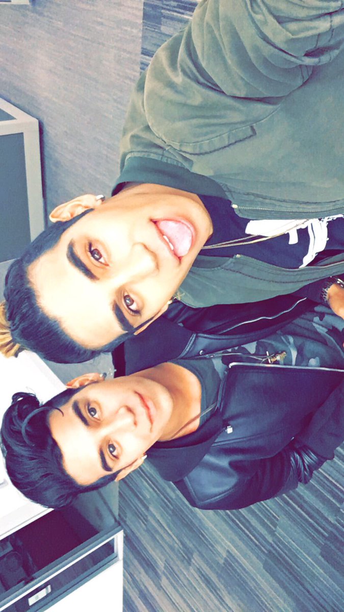 ezeeeofficial's tweet photo. Hermanito &amp; i ✖️🤘🏼 https://t.co/e8S2frEjjf