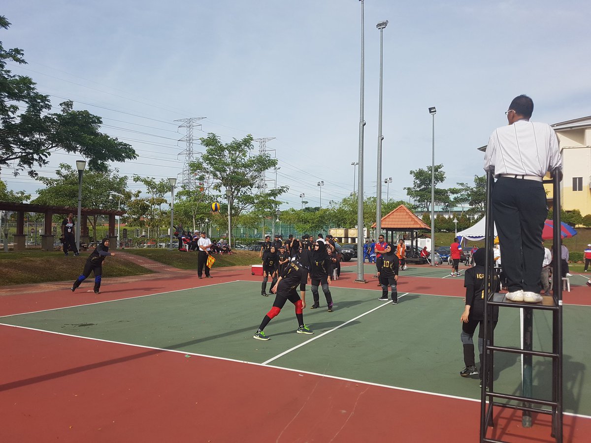 Koprojaya's tweet photo. Team bola tampar sedang beraksi!
#HSN2016
#KarnivalSukanNegara
#ICUKOPROJAYA
#INSPEN https://t.co/bWm18ZwKAc