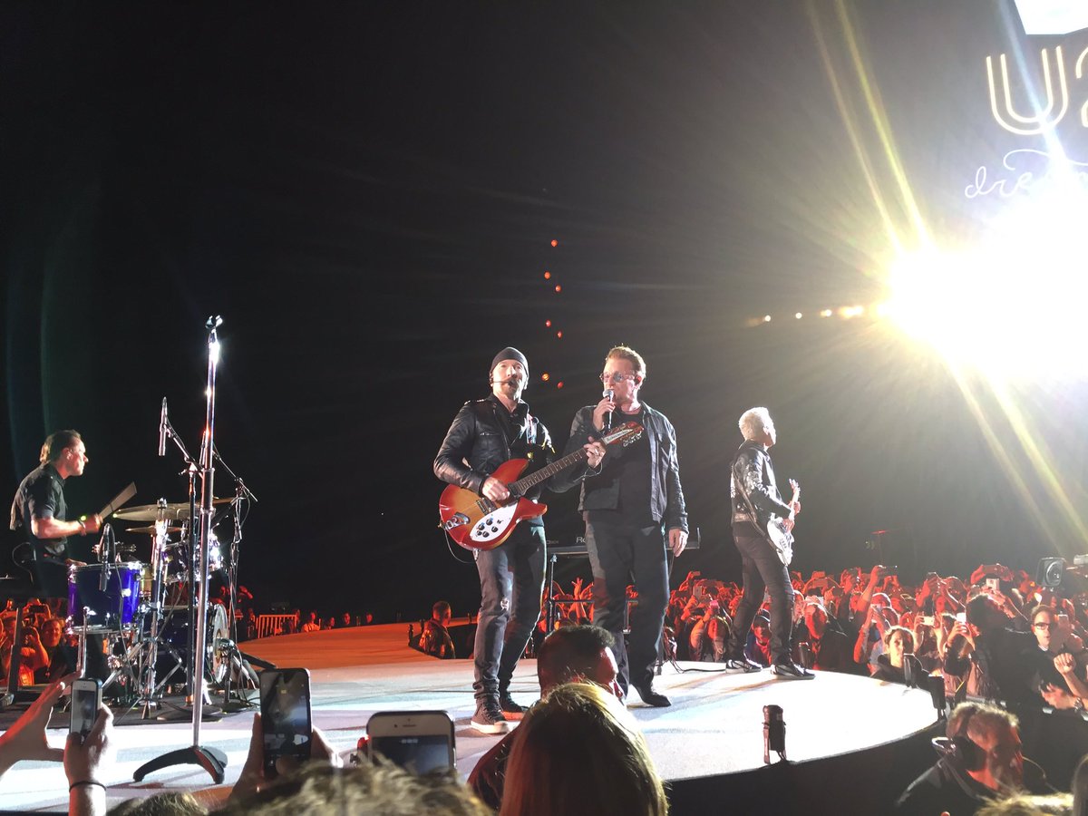 U2 at Dreamforce - pretty cool #TechNorthWestCoast
