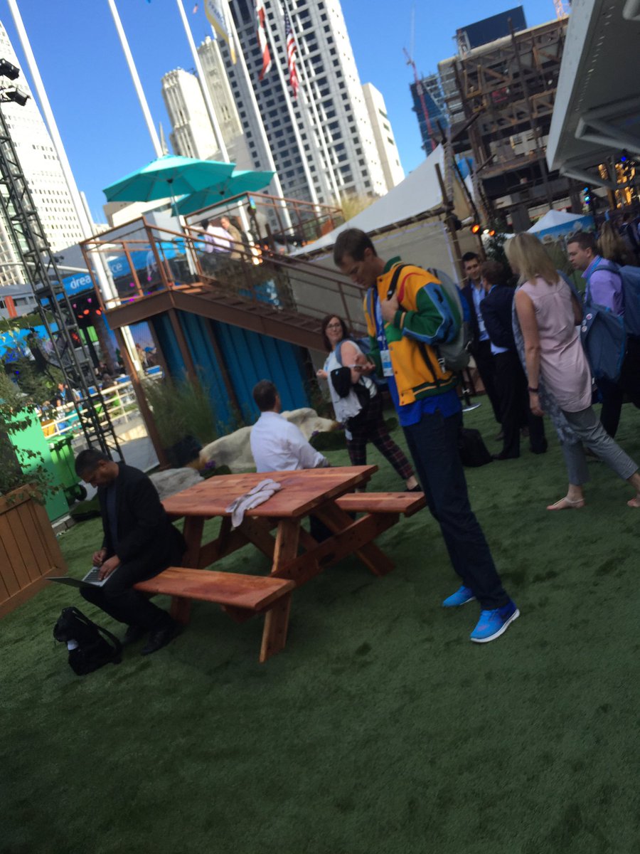 I want that jacket @Mathew_Crook <a href="/JonnyG_Force/">Jonny Gray</a> #TechNorthWestCoast