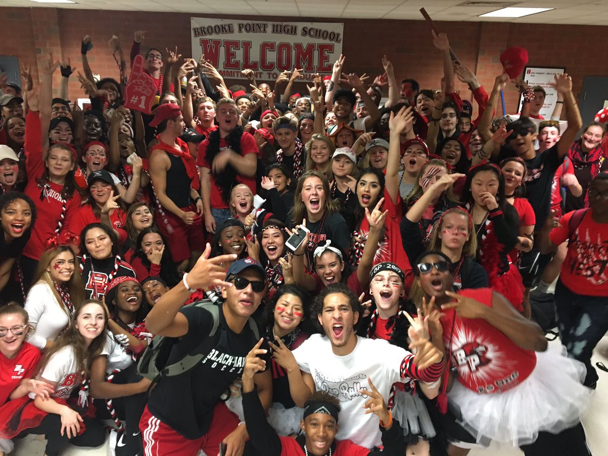 BrookePoint17's tweet photo. It's been a great day Black-Hawks!!! October 7th 2016, remember that‼️ https://t.co/LnCgXLbvgM