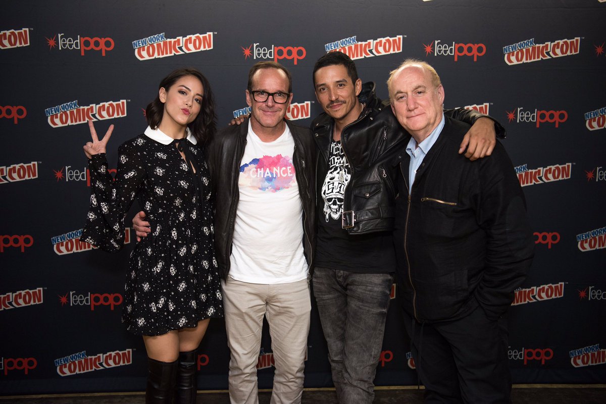 NY_Comic_Con's tweet photo. The Cast of @AgentsofSHIELD are 🔥🔥🔥. #NYCC #agentsofshield #Marvel https://t.co/JVyn4oBT8l