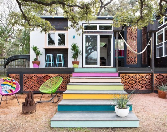 HomeDecorQueen's tweet photo. Have you ever seen a trailer home like this before? https://t.co/un4h4VrdLr #design https://t.co/1GG0FT6bDp