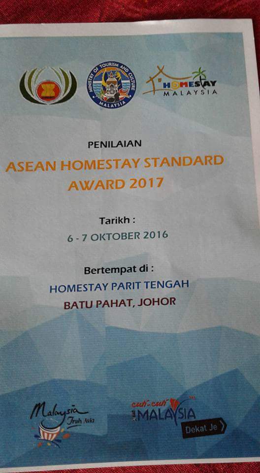 BuletinJohore's tweet photo. Homestay Kg Pt Tengah di Majlis Welcome Drink &amp; sesi taklimat dalam Program Penilaian ASEAN STANDART AWARD 2017 https://t.co/O9U3QjBziZ