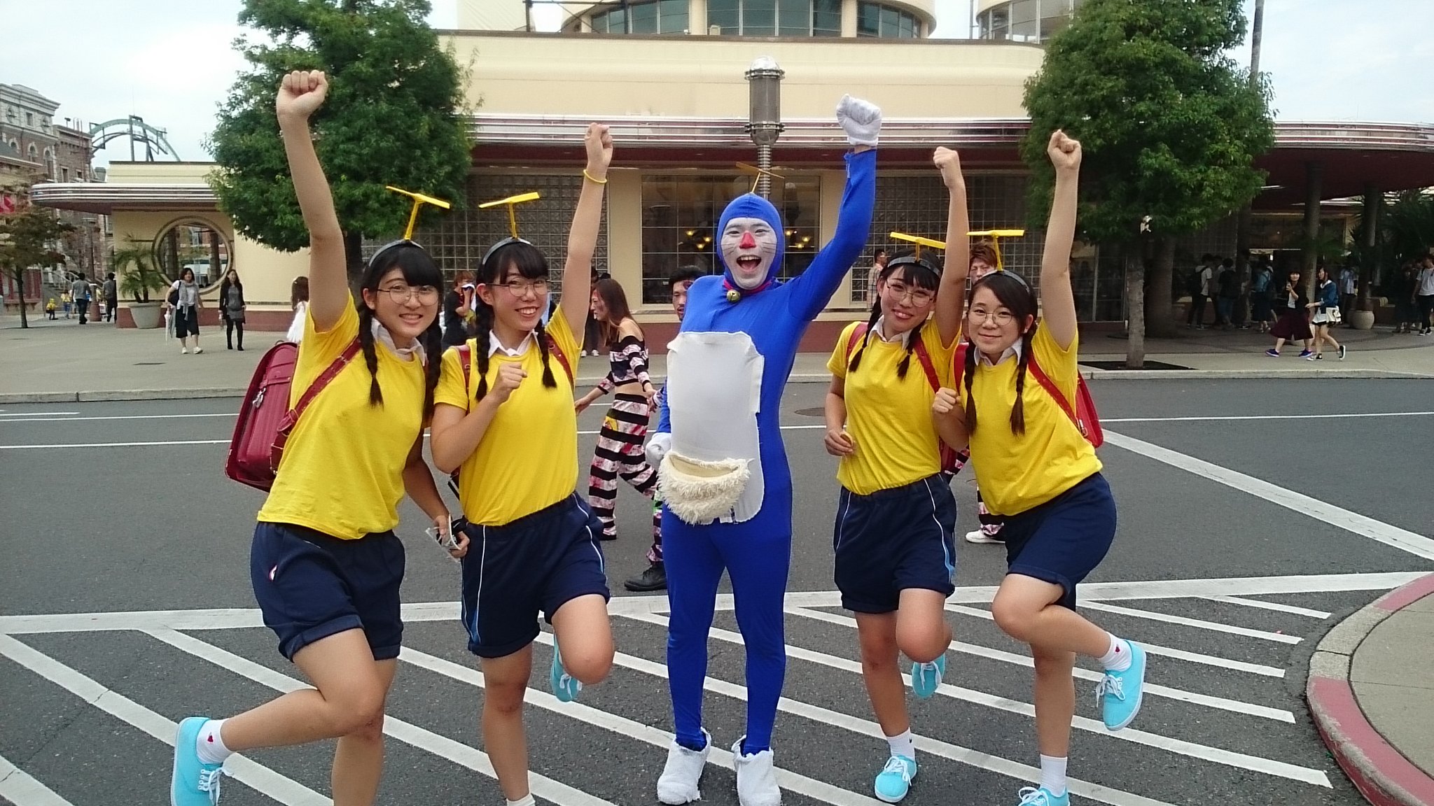 O Xrhsths サッサン 333 Sto Twitter インパ中 W ユニバにドラえもんで行ってみた のび太くん達 ノ ドラえもん達ww ユニバ ドラえもん 仮装で熱狂