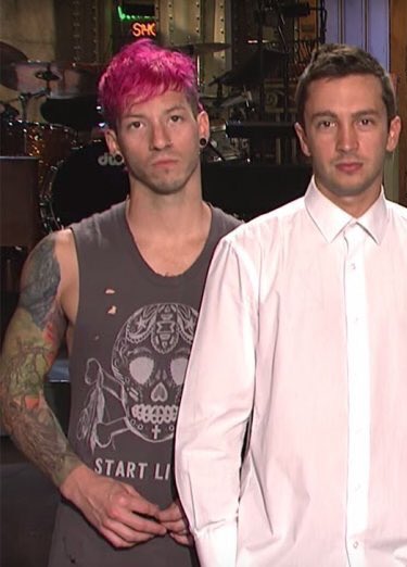 rawfearmovesme's tweet photo. Honestly @joshuadun is 90% the reason I have this hair color. https://t.co/VBaCj6XaBz