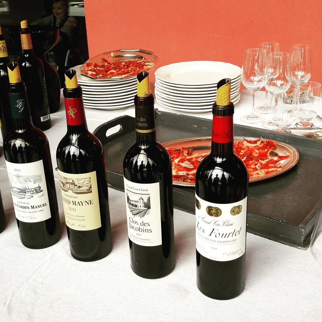 Belle journée #BO2Vendanges2016 chez <a href="/basetess/">basile tesseron</a> à @Lafonrochet avec nos amis blogueurs @Dressmeandmykid
#BO2 #ClosdesJacobins #vendanges