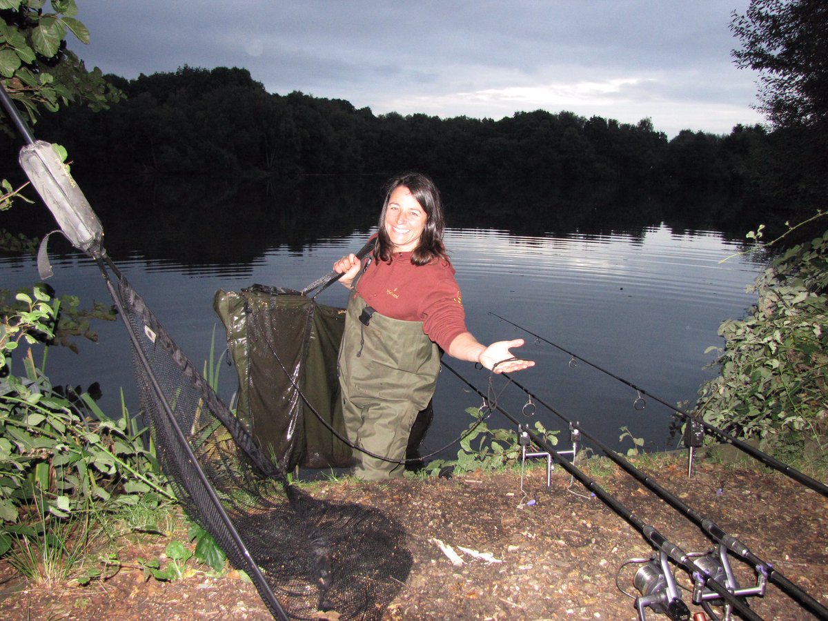 GirlvCarp's tweet photo. Happy days 😃#wychwoodcarp #teamwychwood #gardnertackle #carp #carpfishing https://t.co/jI7d6T8TJq