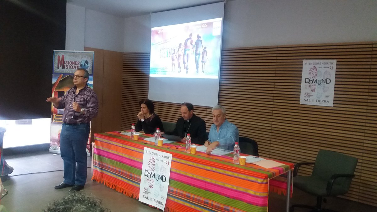 misioneslarioja's tweet photo. Comenzando Encuentro Zona Norte Vitoria #Domud https://t.co/HsZp2UT72e