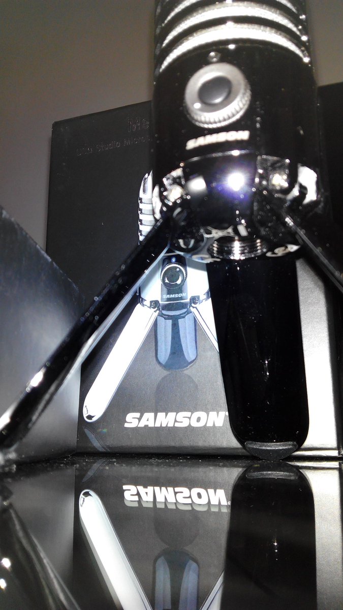 Elf4rw3N's tweet photo. Por fin llegó mi complemento para poder grabar jiji 😍 A ver como se porta. #samsonmeteormic #samson https://t.co/cWo5YuFgag