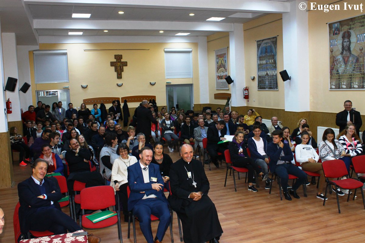 Alberto4ucci's tweet photo. Sant'Egidio Oradea, România #SETEdiPACE @santegidionews https://t.co/2MORk1HupO