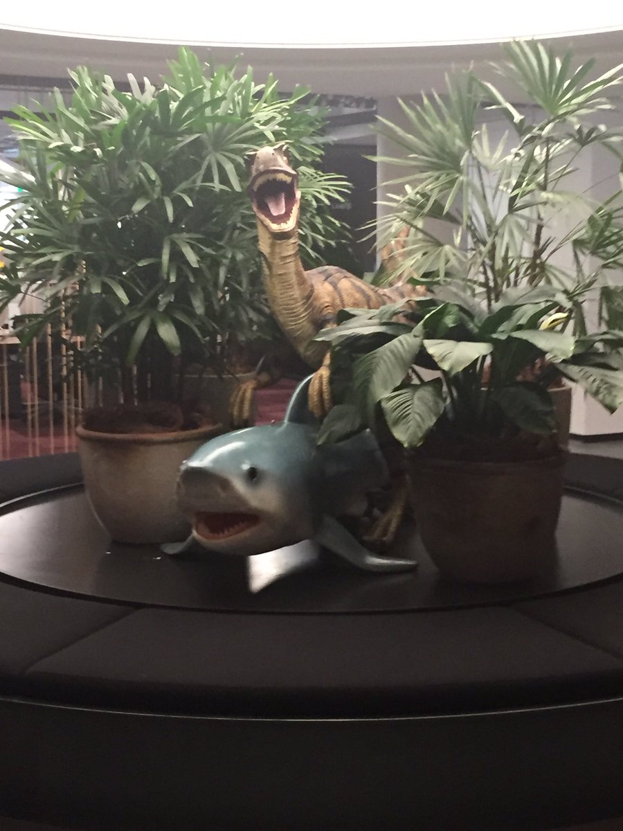 ErikRThomson's tweet photo. @dropbox campus visits never disappoint. Partnership, collaboration, and dinosaurs riding sharks. @ZayoGroup #chromepanda #twodesserts https://t.co/b908rCaRfW