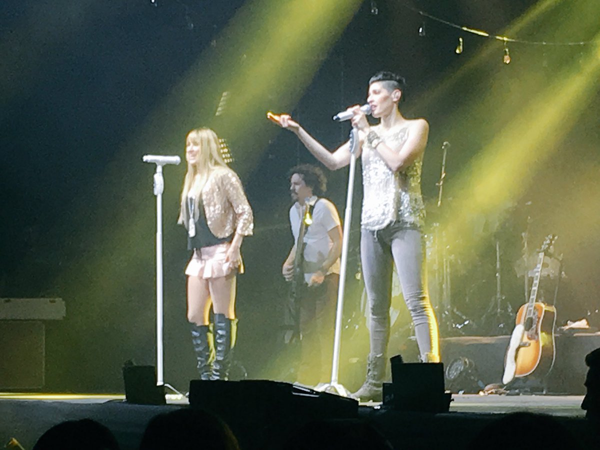 spftamaulipas's tweet photo. Muy bonitas niñas padre concierto 🤗👏🏻😍 #tampico @haashoficial https://t.co/GqdL4l2yeM