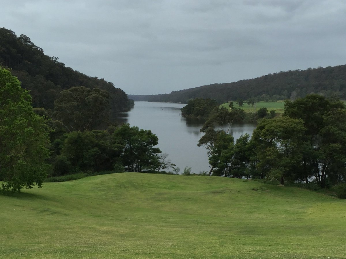 A grey day on the Shoalhaven but #onlp16 is buzzing with new communication skills <a href="/KateMfD/">Kate Bowles</a>