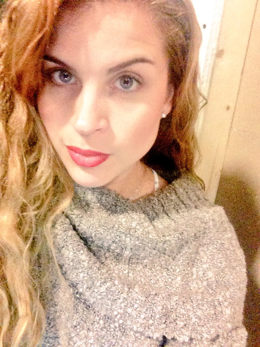 stephgoudy24's tweet photo. #musicals #Rehearsal #redlipstick #lovinglife https://t.co/hUZHQc48r1