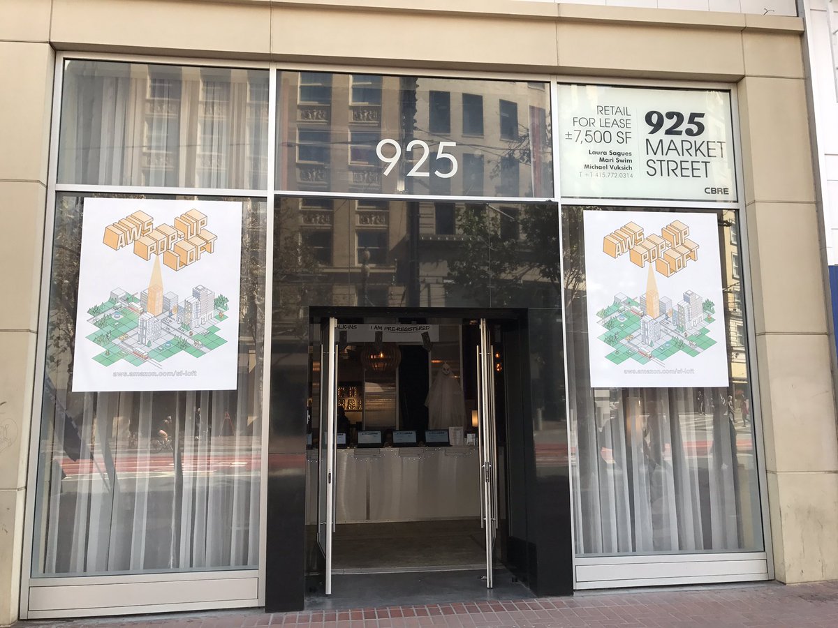 bianchiluca's tweet photo. Stopped by #aws Popup Loft in #SanFrancisco. Cool place, nice people and free beer. #awsrocks! https://t.co/OtZScydGuj