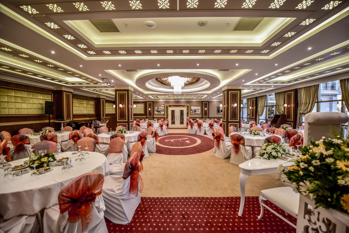 Söz, kına, nişan, mezuniyet baloları, iş toplantıları ve yemekleri, en özel anlarınızı en güzel ve kaliteli hizmetle sizlere sunuyoruz.