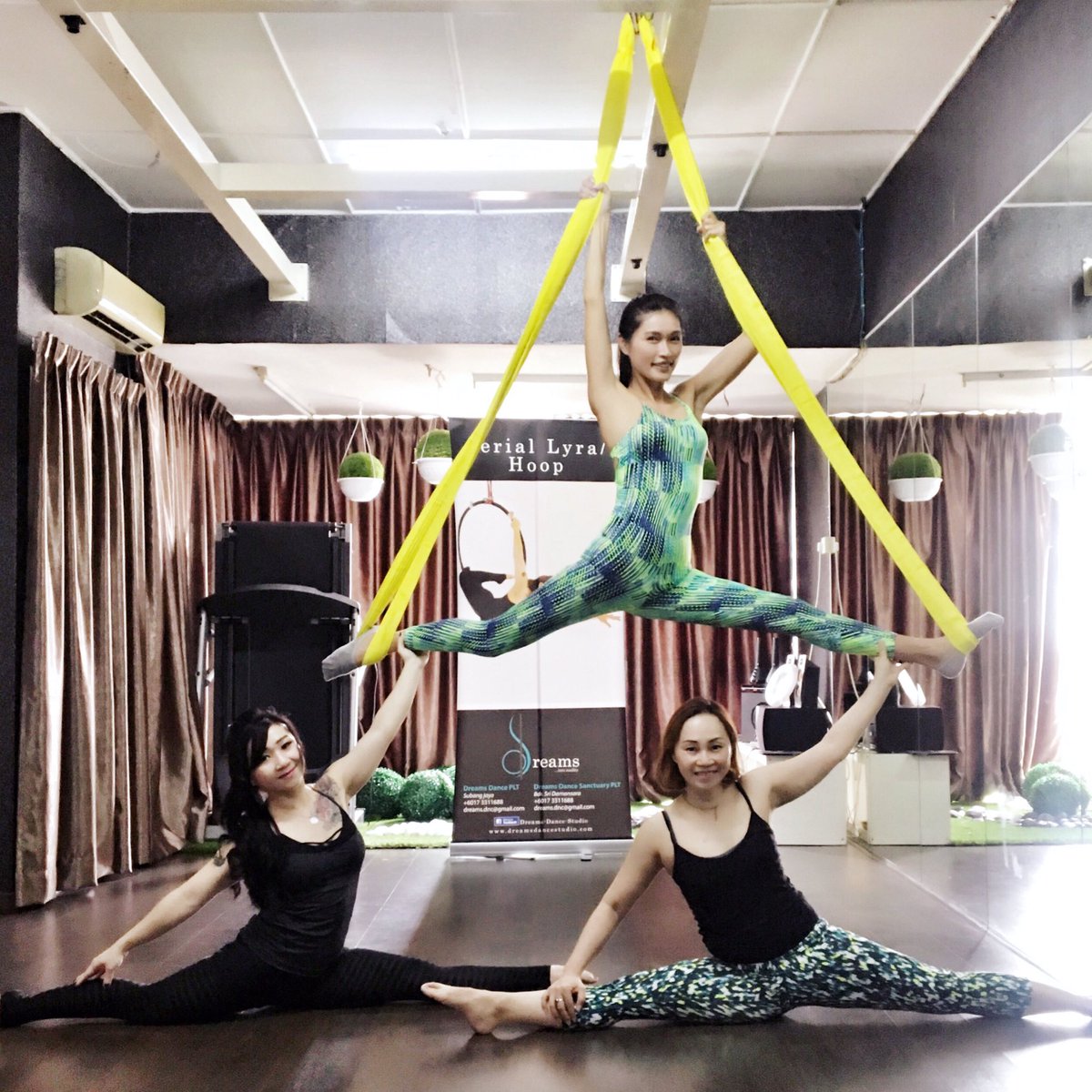 amberchia's tweet image. We choose @dreams_dnc original #flYoga creator for their #indaloop advance course 🙏

#dreamsdancestudio 
@comerezayoga