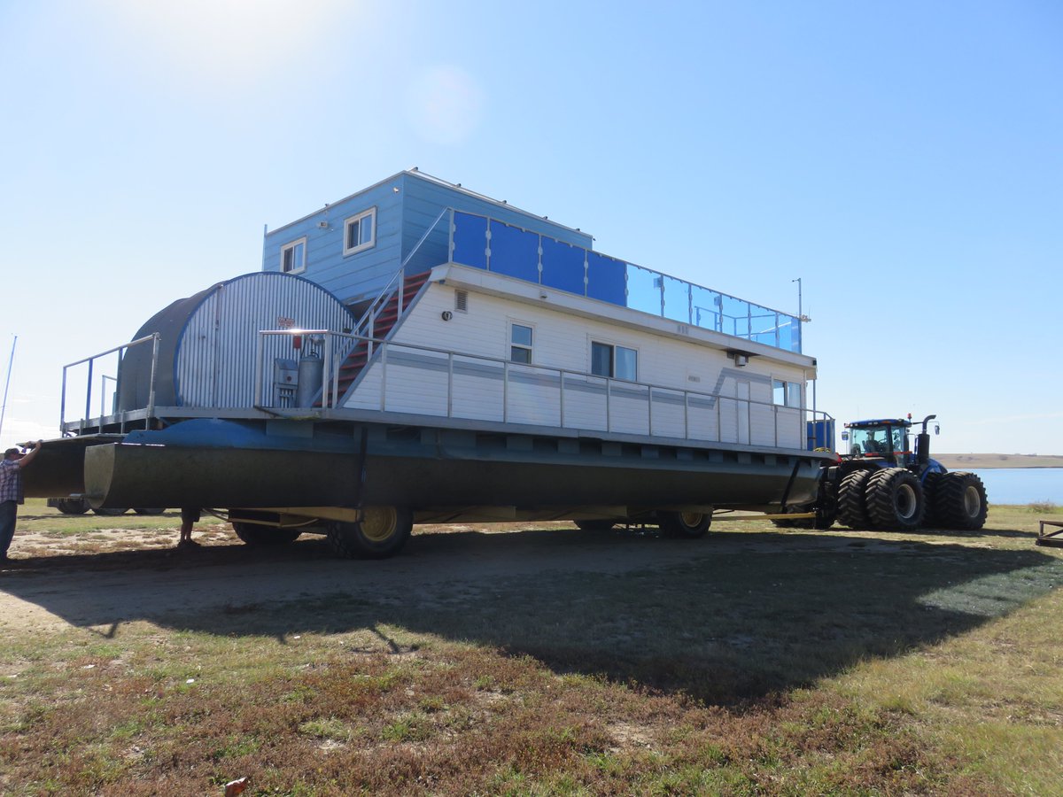 sask_plv's tweet photo. It isn't too late 2 book nxt year's vacation! Book b4 end of Oct to lock in 2016 rates! https://t.co/eVCvMf91GD #Houseboating #SWSask https://t.co/fqmU7HAFIQ
