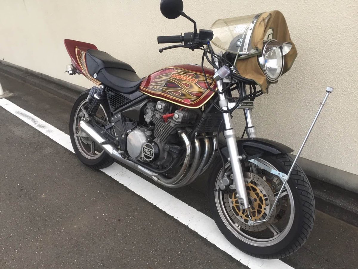 KT_factory1002's tweet photo. ＜ゼファー＞

ファイヤーパターンのゼファー
入荷しましたよーあー苦労しましたよ笑でもかっこよくて入荷しましたよ！

不具合も無いですし、風防もつけますし走行距離も19000で、そこまで行って無いです！

値段の交渉はDMで！！！！ https://t.co/PAsIkxrvl7