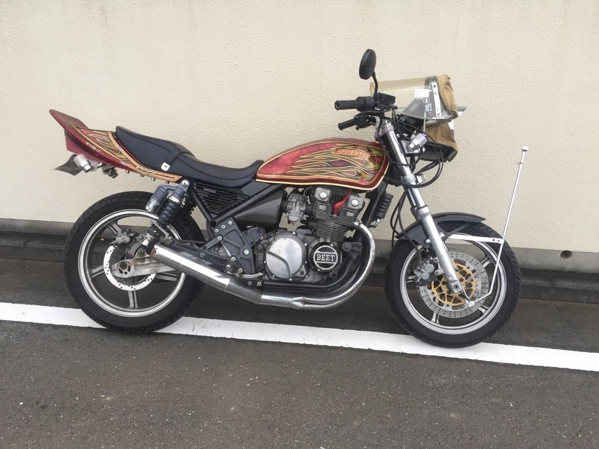KT_factory1002's tweet photo. ＜ゼファー＞

ファイヤーパターンのゼファー
入荷しましたよーあー苦労しましたよ笑でもかっこよくて入荷しましたよ！

不具合も無いですし、風防もつけますし走行距離も19000で、そこまで行って無いです！

値段の交渉はDMで！！！！ https://t.co/PAsIkxrvl7