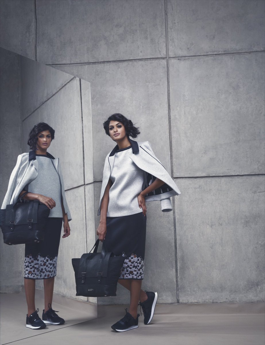 hemantdelhi's tweet photo. #genes -Lecoanet Hemant new collection is online on https://t.co/KhrVadULM1 #geneslecoanethemant #mygenes #fallforgenes https://t.co/2t5uY7GgZr
