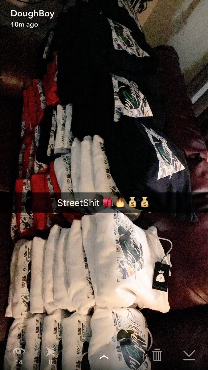 DoughBoyFlaco's tweet photo. ColoredMoney Street$HIT Hoodies &amp; Sweats Droppin Today🔥🔥 Get in ya 🎒🎒 &amp; #Support COLORS: BLACK/RED/GRAY HMS https://t.co/HFmPrRe5y2