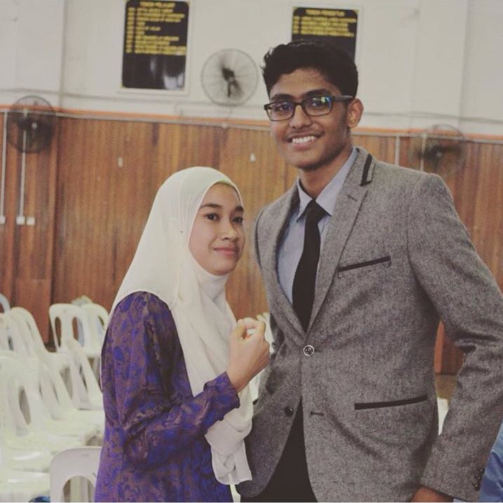amiriam__'s tweet photo. This fella only "smiles" when he is with his beloved😂😂😂
So suweeettt😍😍😍 #RamNik hahahahahhaha... Ram sudah patahkan hati sume fans die😂 https://t.co/XWdzDVYt9a