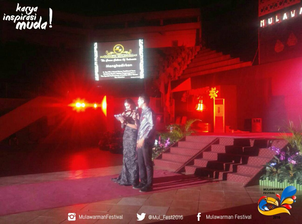 Mul_Fest2016's tweet photo. Pembukaan Mahakarya Mulawarman 2016 oleh Ardy Maroni dan Nirmala Yukiko sebagai MC

#MulawarmanFestival2016
#KaryaInspirasiMuda https://t.co/mmiN9oWsBl