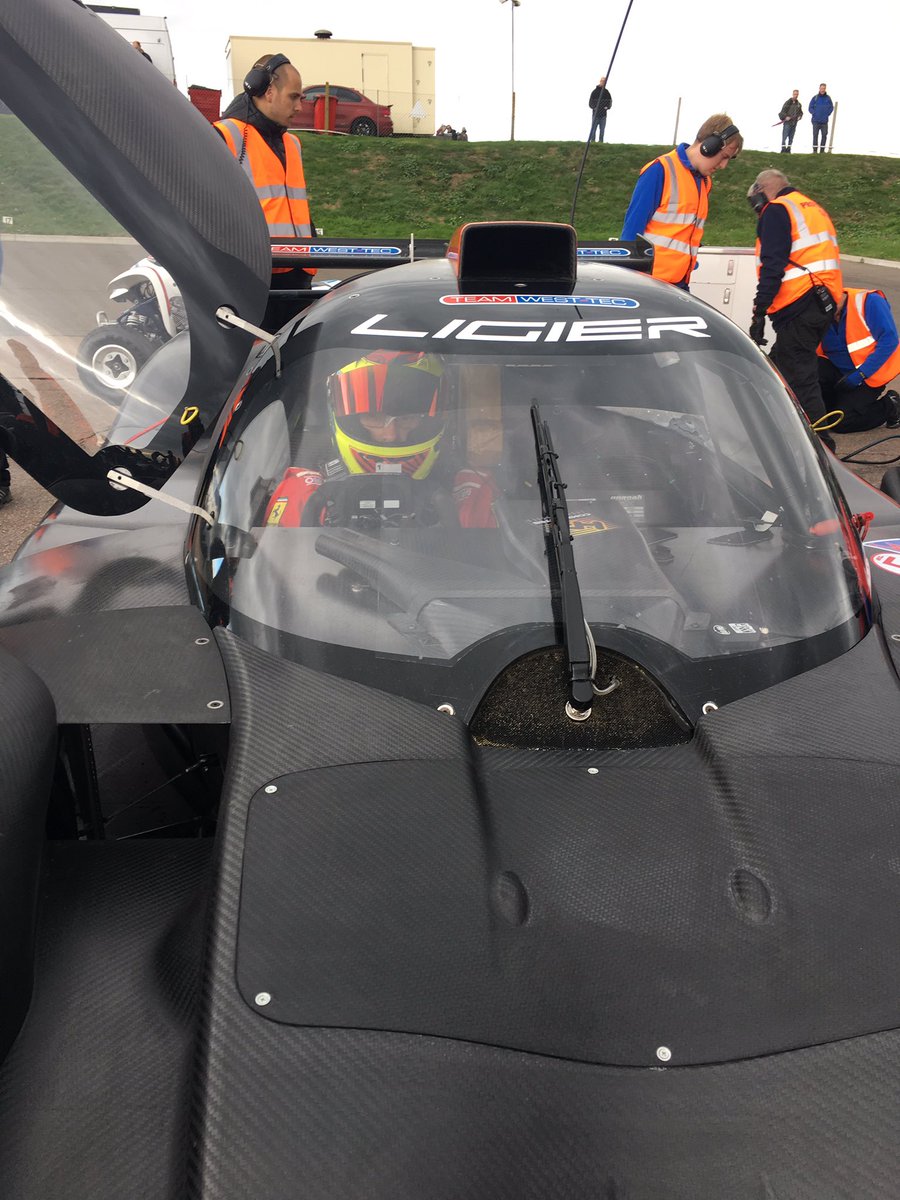 teamwest_tec's tweet photo. @BalfeShaun about to go out for qualifying @prototypecup https://t.co/IDnimecHkL
