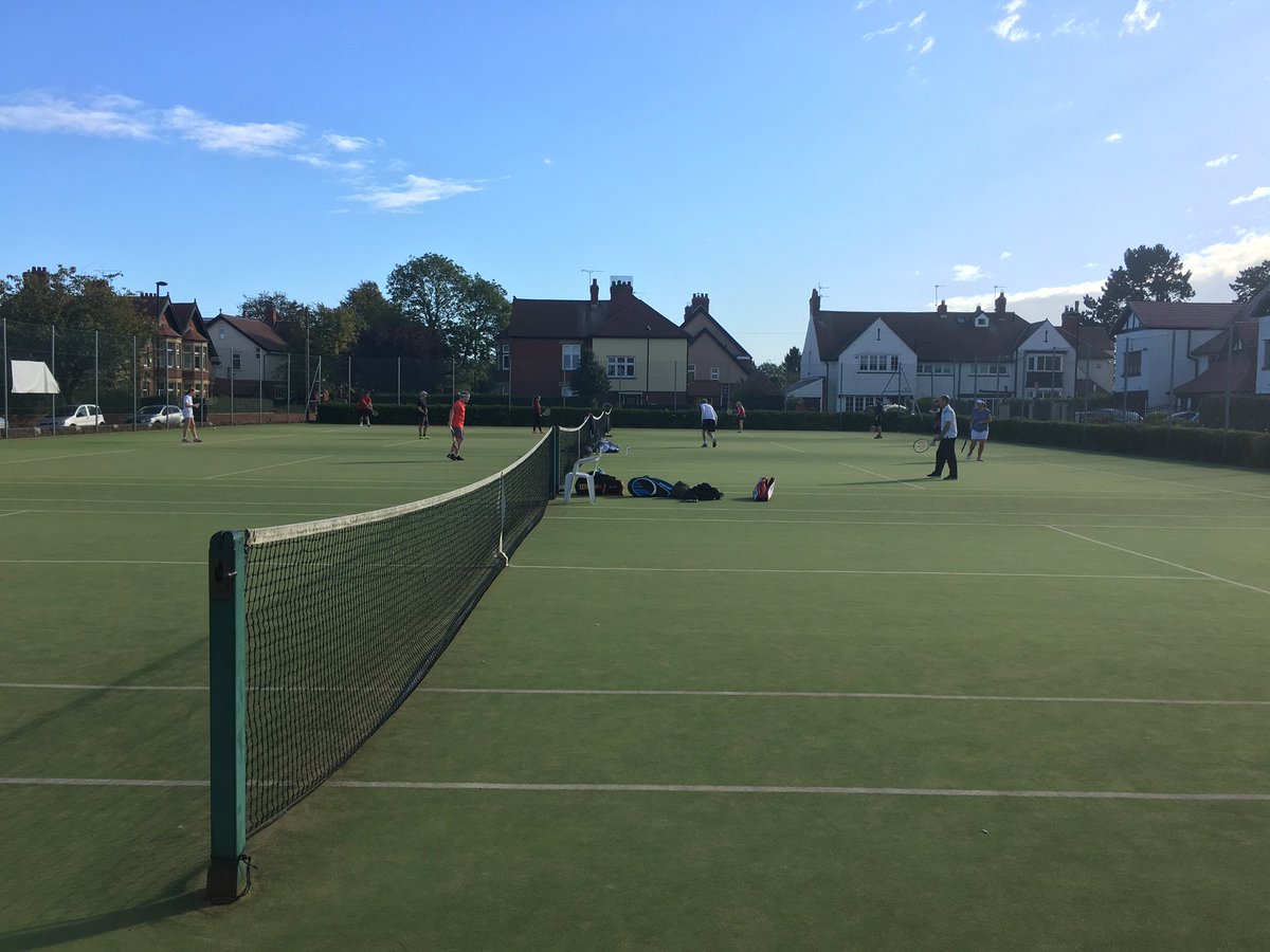 beverleyparkLTC's tweet photo. Coast tournament well under way at @beverleyparkLTC. Teams from Beverley Park, Cullercoats and Collingwood battling it out #BPLTC https://t.co/TxzjmwCAMX