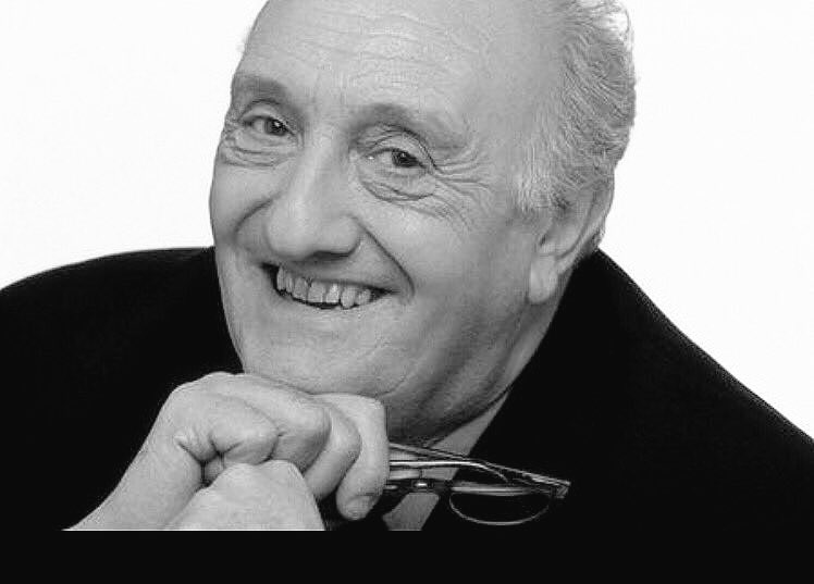 1 des derniers géants de la télévision française vient de rendre l'antenne pour toujours... Au revoir Monsieur  #PierreTchernia  #RIP 🙏✨