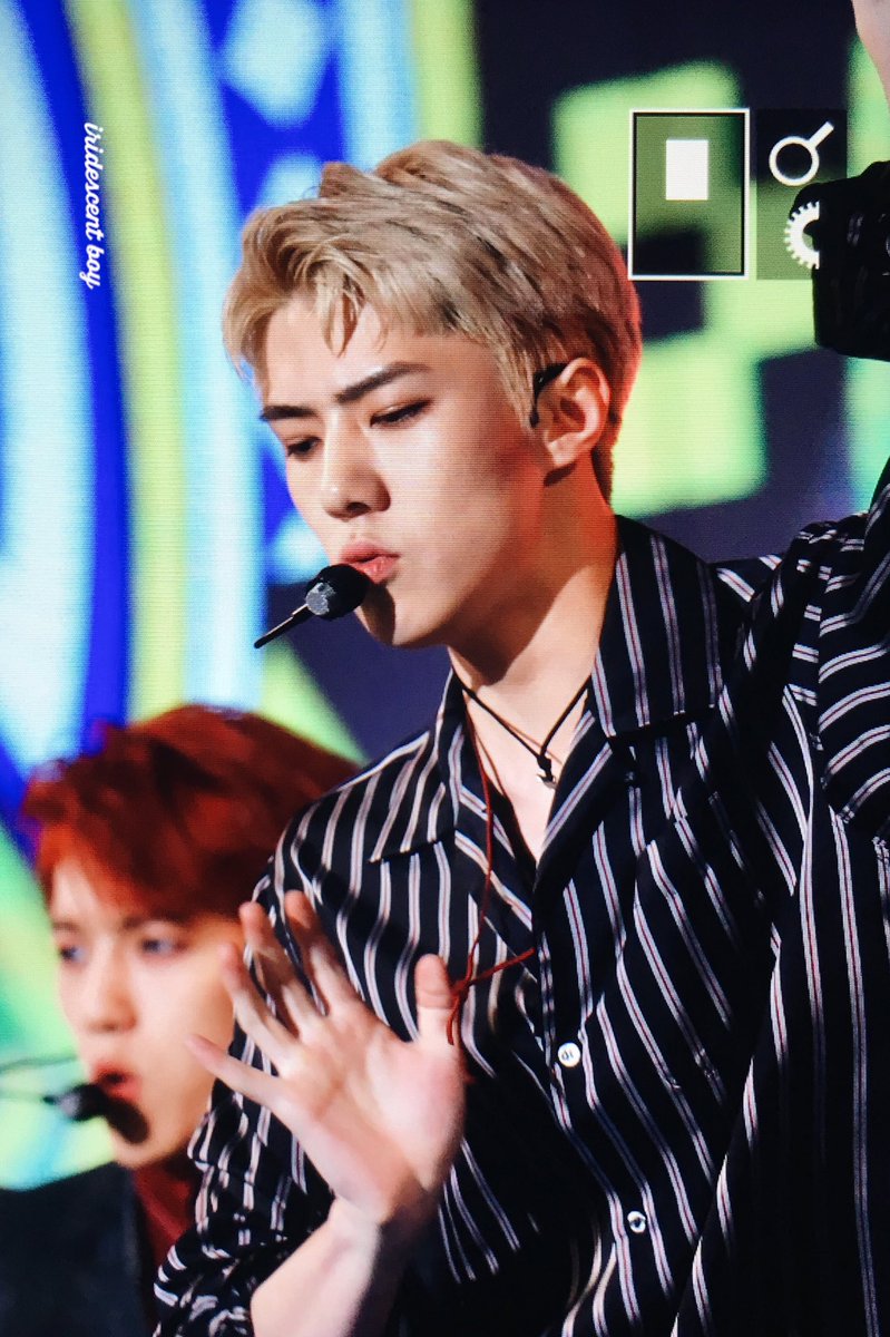 iridescent_boy's tweet photo. 161008 정말 최고다,,, 미모,, 얼굴,, https://t.co/ShoKy5a9fW